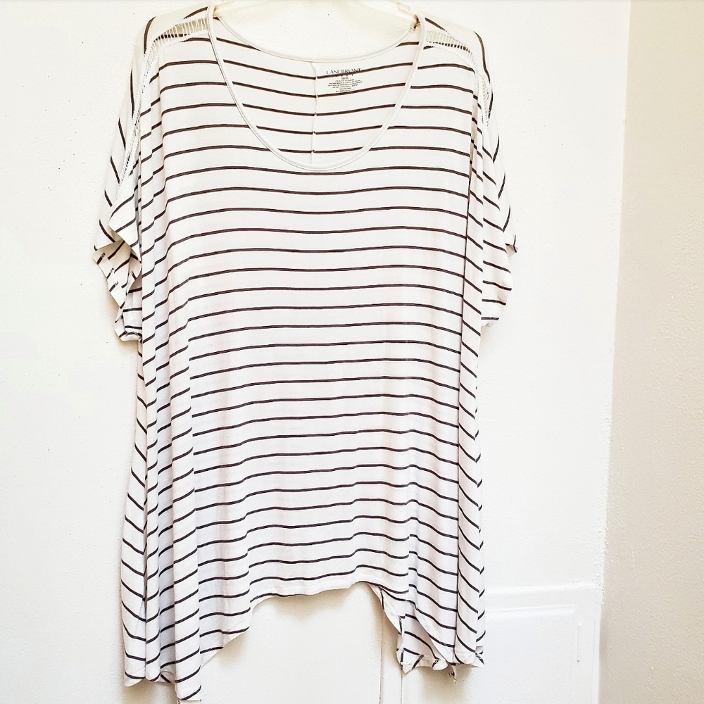 Lane Bryant Top Wht/Blk Strips Handkerchief Hem